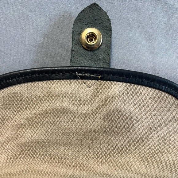 EUC Dooney and Bourke wristlet - Picture 6 of 13